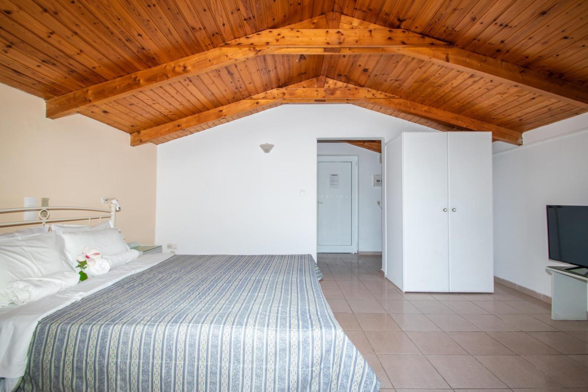 Markella Holiday Resort By "Elite" Marathiás Екстериор снимка